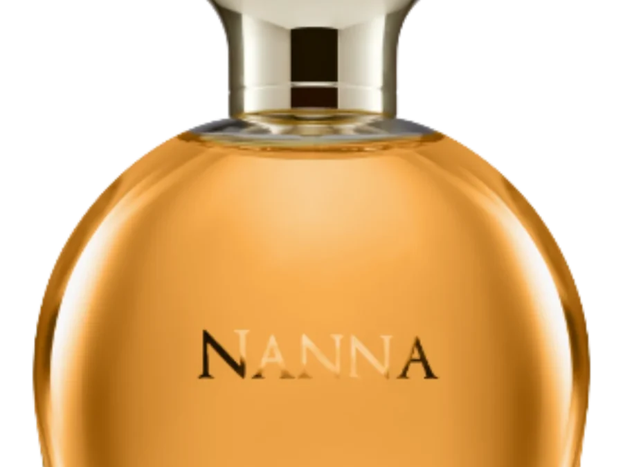 תקריב של הבושם Nanna - בושם יוניסקס 100 מ"ל על הזכוכית
